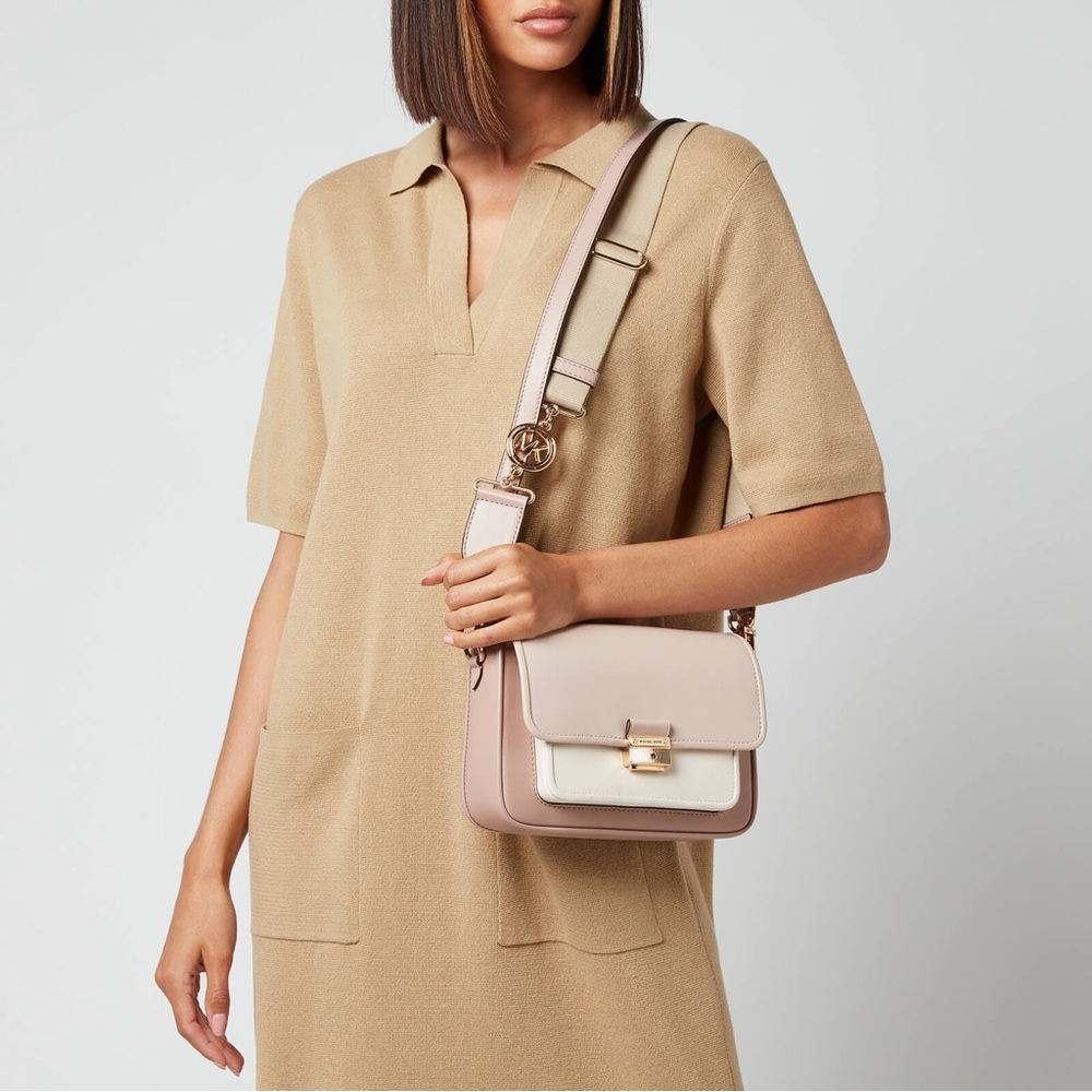 Michael Kors Bradshaw Messenger Crossbody Bag - Picture 2 of 11